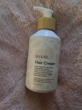 Sky and Sol Hair Cream Leave-In Conditioner

Deep Nourishing Treatment for Dry D